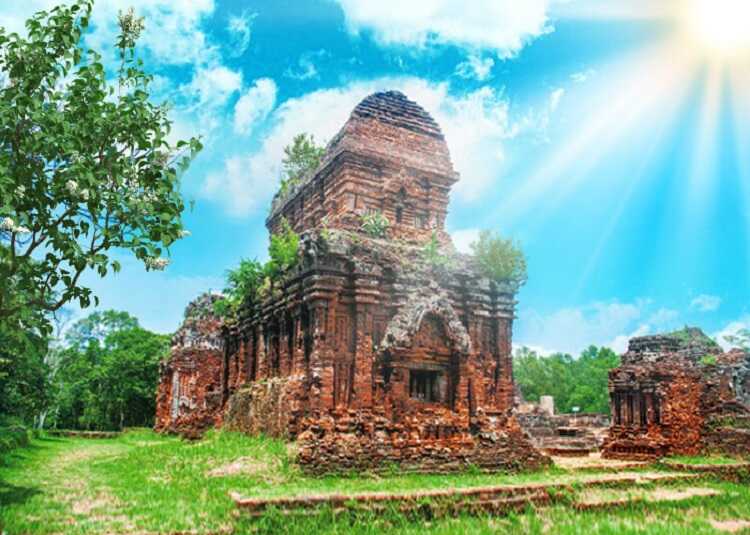 Hue Easy Rider Motorbike Tour to Hoi An
